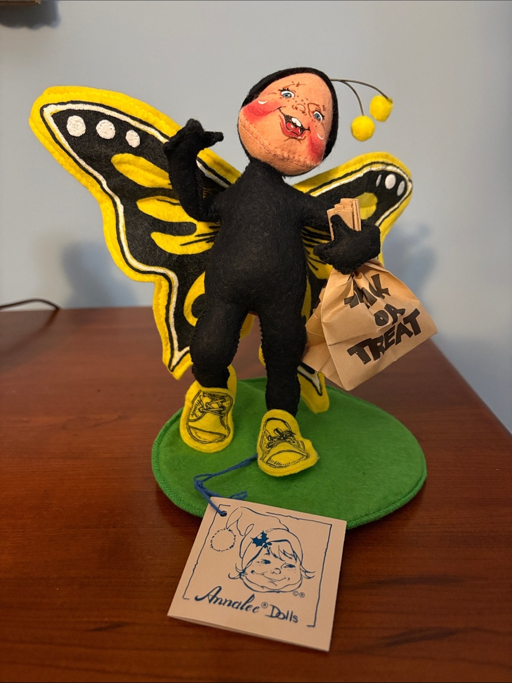 Vintage 1996 Annalee Dolls Butterfly Trick-or-Treat Doll - Black & Yellow